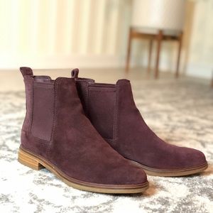 Clarks suede burgundy booties
